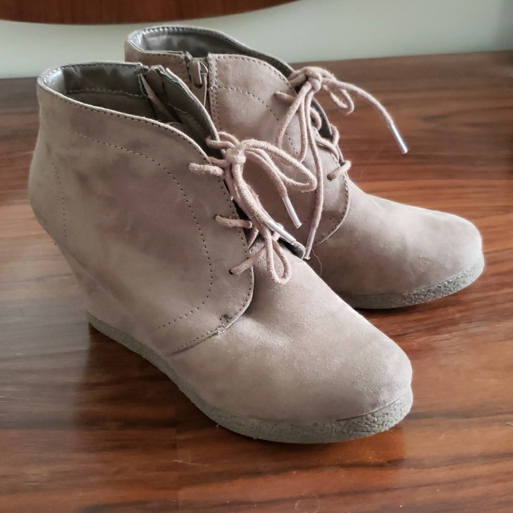 7.5 Booties